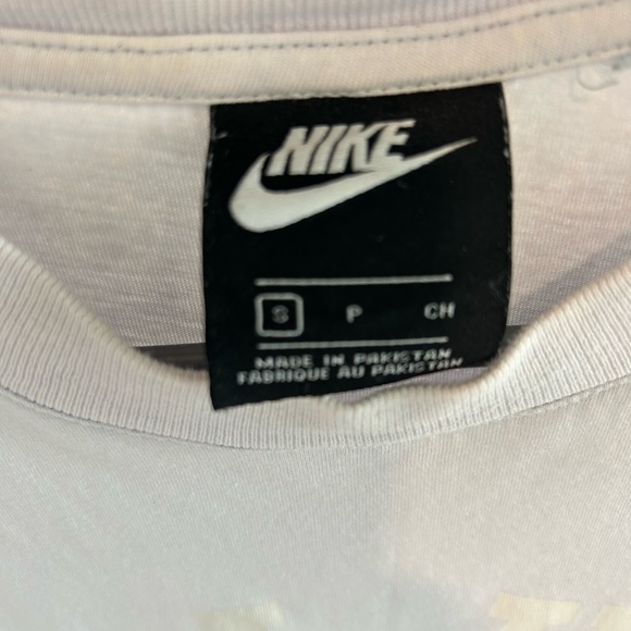 Vintage Nike Tee - Picture 4 of 4